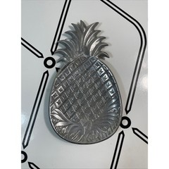 Pineapple‑Shaped Metal Serving Tray Made in India 11¾″ x 6½″ Tropical Decor