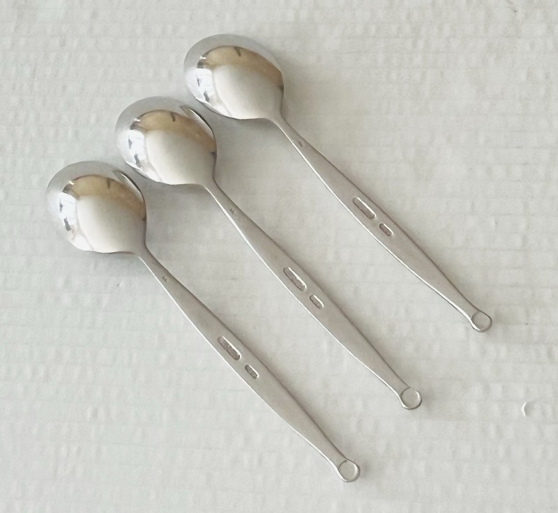 World Tableware Stainless Esquire 3 Teaspoons Glossy Ball Tip gallery
