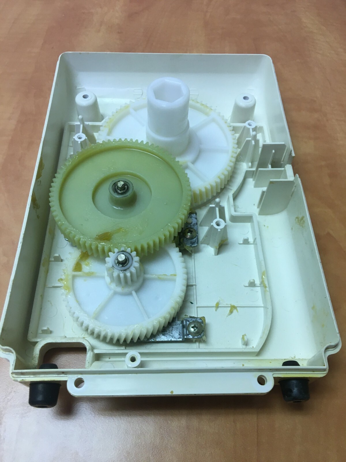 Ronco Popeil Pasta Maker P400 GEAR ASSY & REAR PANEL Replacement Assy gallery
