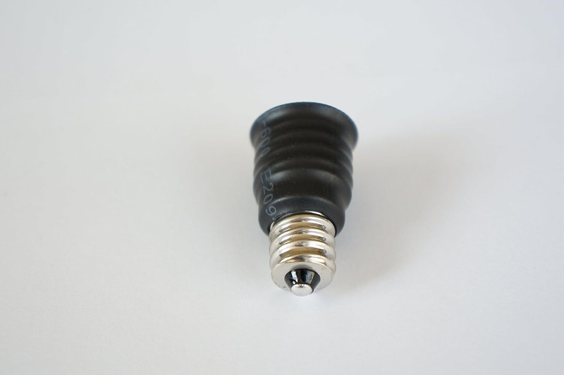 YI Lighting Supplier E12 Candle Candelabra Base Screw Socket to Intermediate E17 gallery