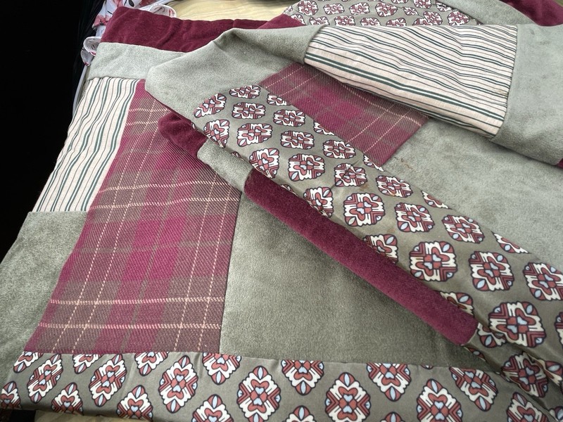 Patchwork Pillow Shams Silk Blend Pair 2 Quilted Floral Standard Boho Rare gallery