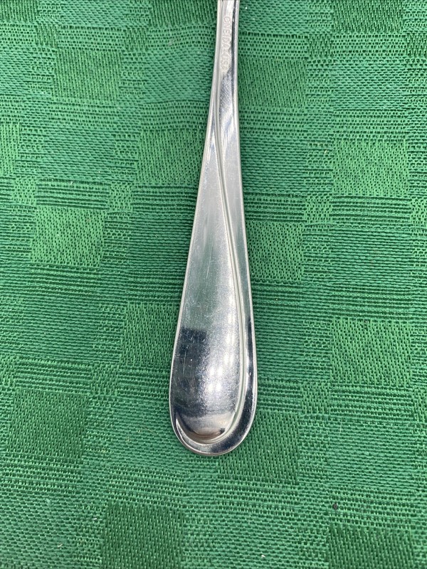 Oneida * Glossy Stainless Steel Flatware Dinner Fork 7 1/4” gallery