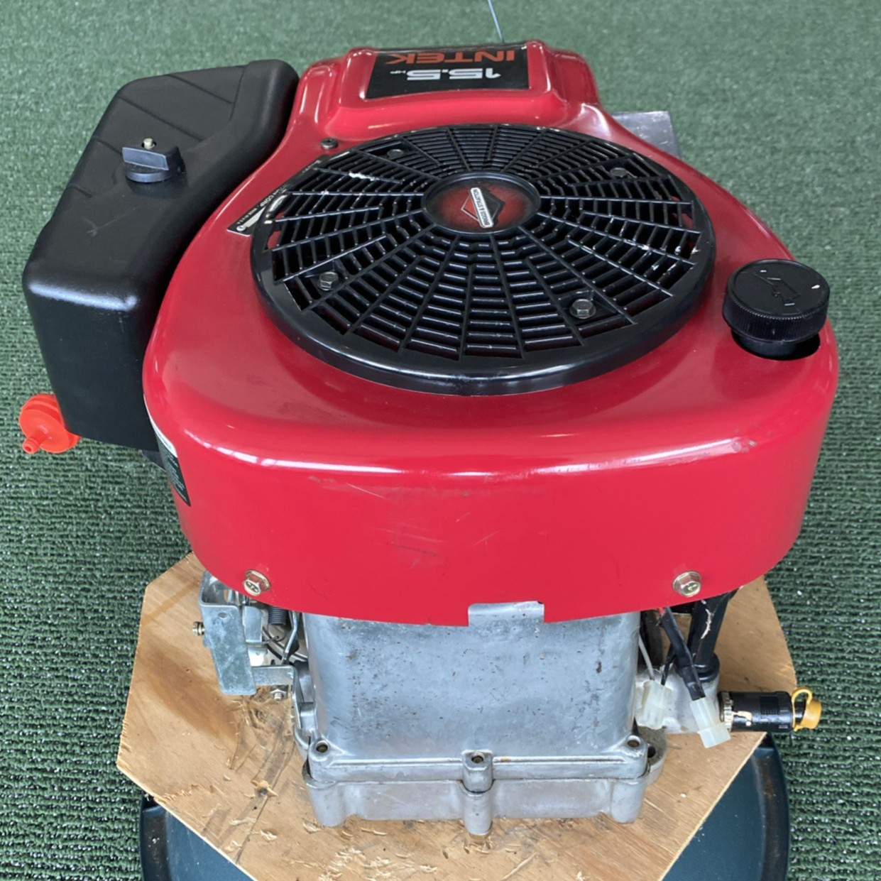 Briggs 28S777-1148 Vertical Engine 1" X 3-5/32” Shaft 3/5 Amp Alt 15.5 HP -SR gallery