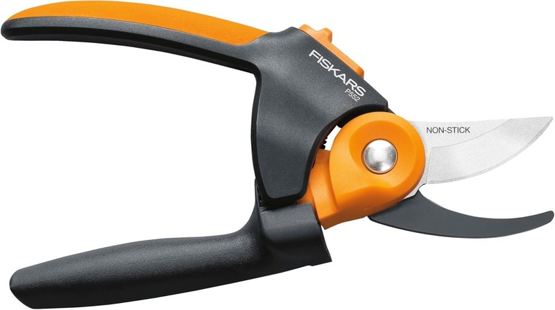 FISKARS 3.4" PowerGear2 Titanium Softgrip Bypass Pruner P552 gallery