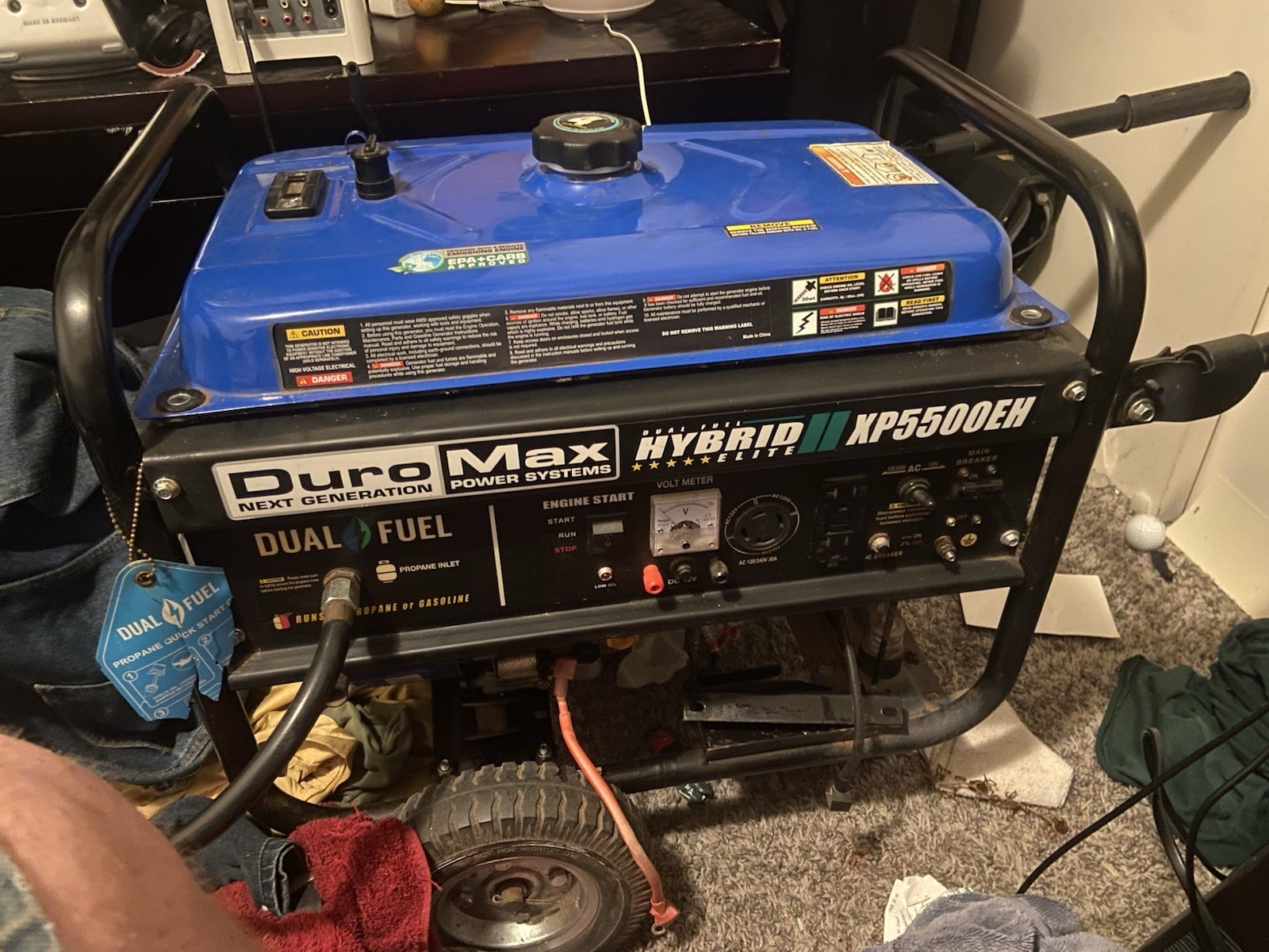 DuroMax XP5500EH Dual Fuel Portable Generator Electric Start 120/240V Blue gallery