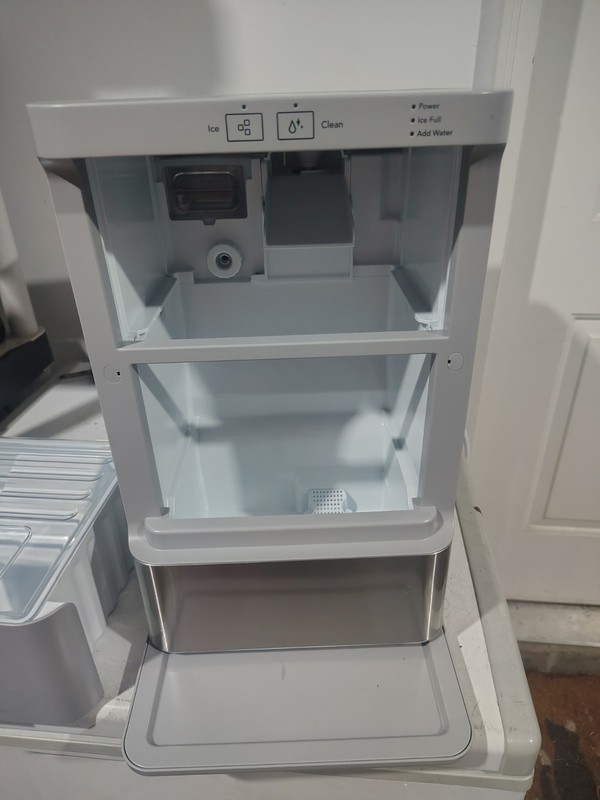 Frigidaire Gallery,44 lbs. Touchscreen Nugget Ice Maker, Stainless Steel Accent gallery