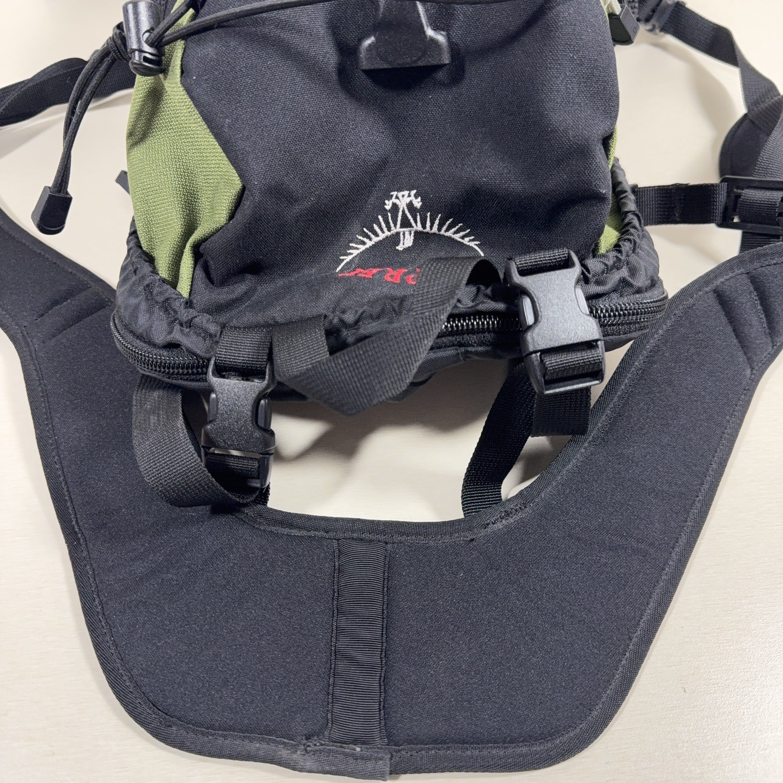 Osprey Outlander Day Backpack Black Olive Green Hydration Compatible Daypack 4