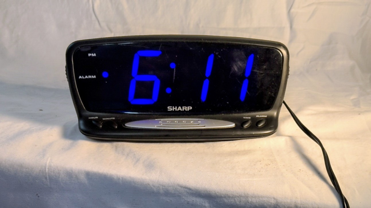 Sharp SPC1221XF Digital Alarm Clock Large Blue LED Display Black Tested Working gallery