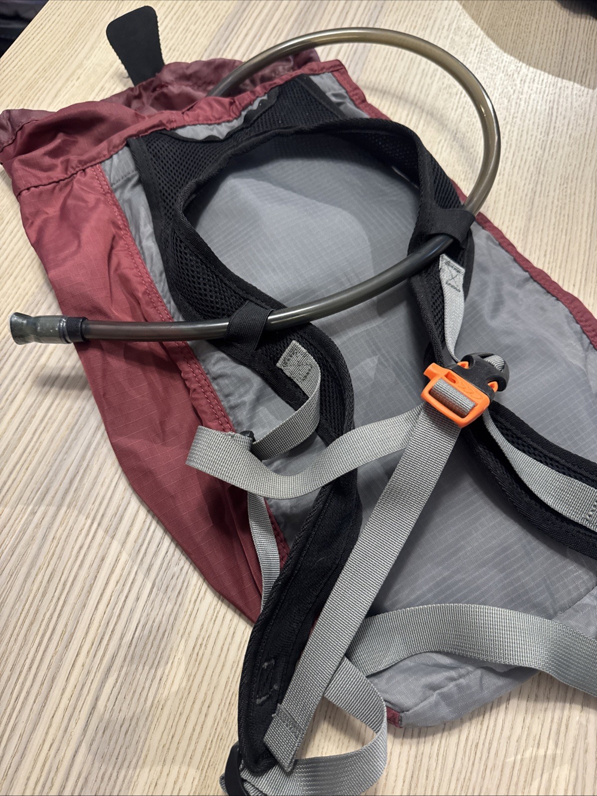 REI Flash 18 Backpack Red/Gray Ultralight Packable Daypack With New Bladder 3
