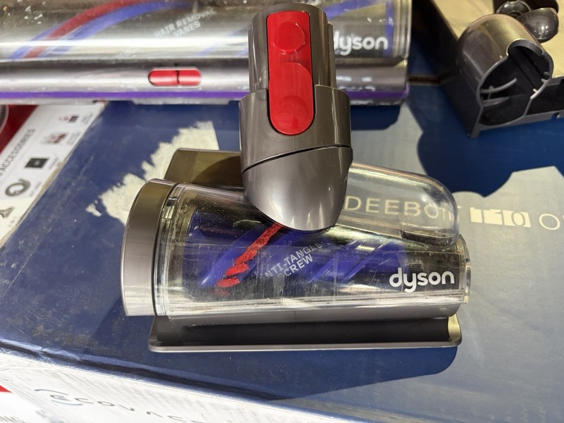 Dyson Outsize gallery