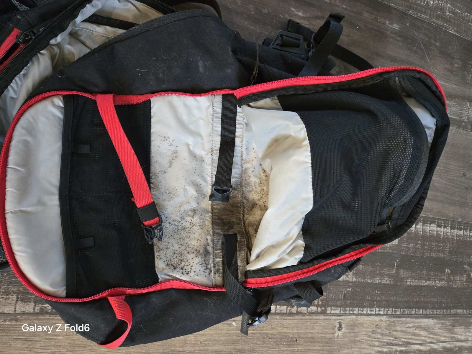 USWE Core Off-Road Daypack - 25L - Black 4