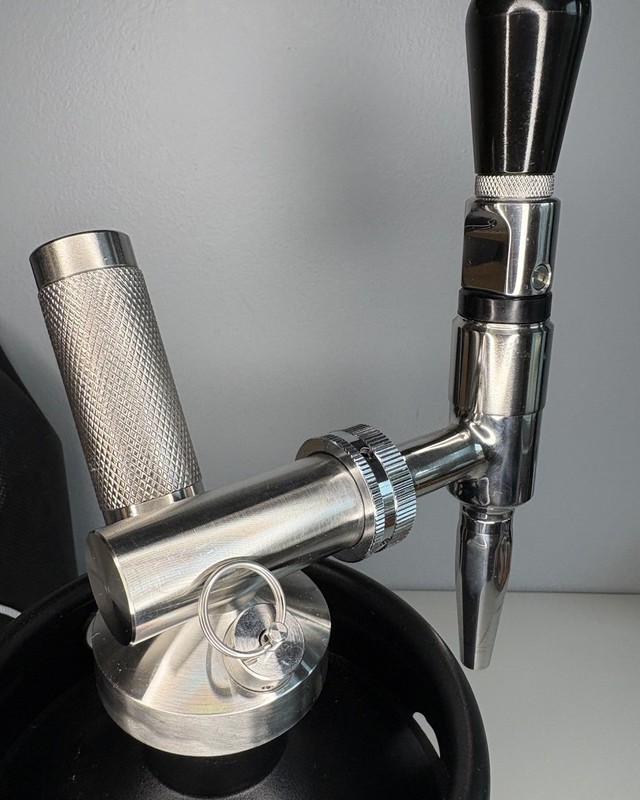 The Original Royal Brew Nitro Cold Brew Coffee Maker - Pre-Owned (READ) gallery