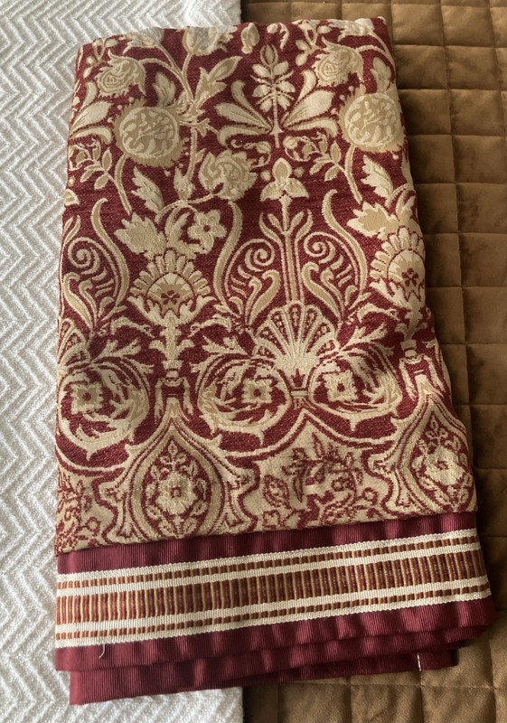 One(1) Croscill Classic Patterned Damask Valance Rust Gold 20”x86” gallery