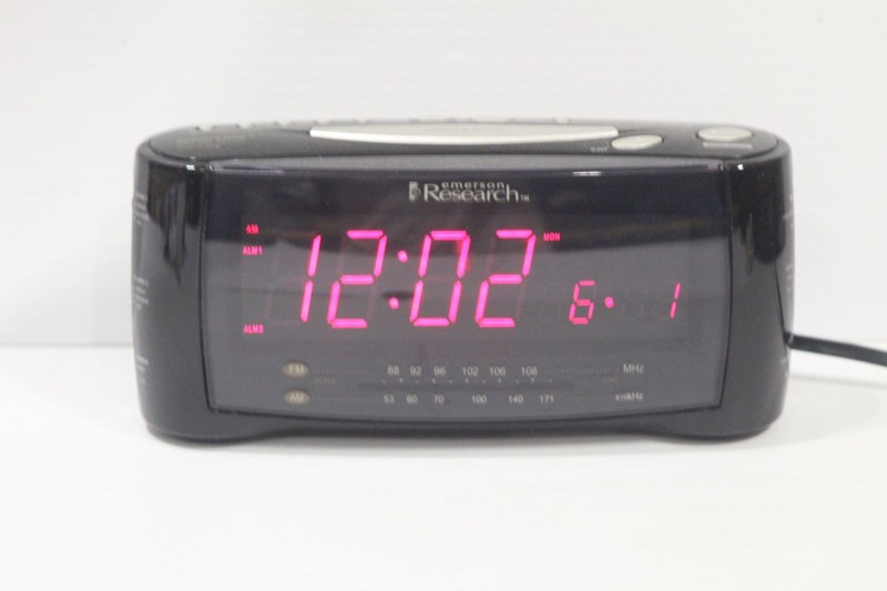 Emerson Research SmartSet CKS2288B Digital Dual Alarm Clock AM FM Radio gallery