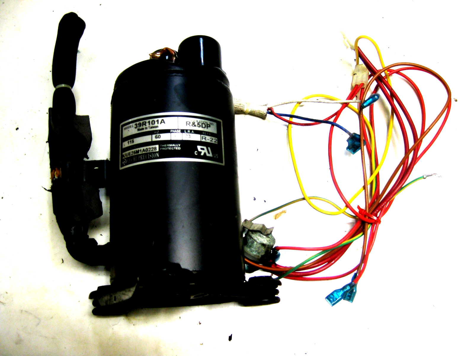 Maytag M3DH30B2A Dehumidifier Rechi Precision Compressor Assembly 39R101A, FD320 gallery