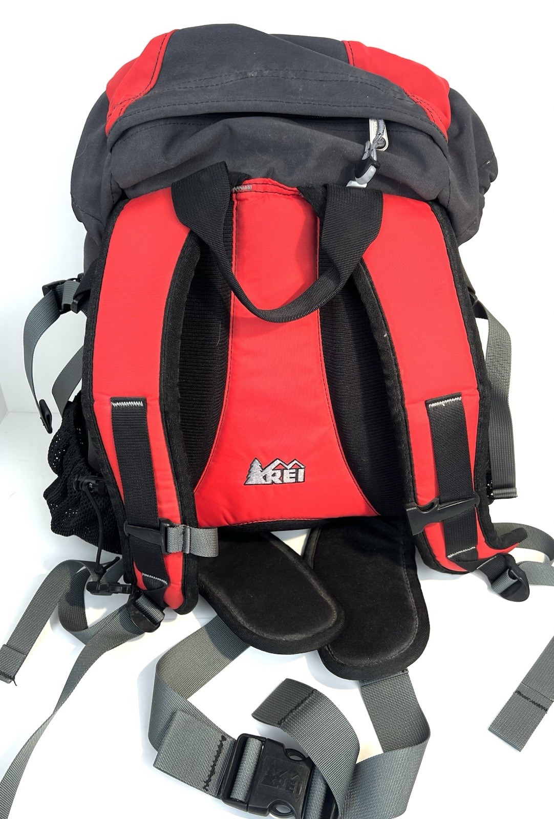 REI Half Dome Backpack Internal Frame Multi-pocket Hiking Camping Pack Red Black 2