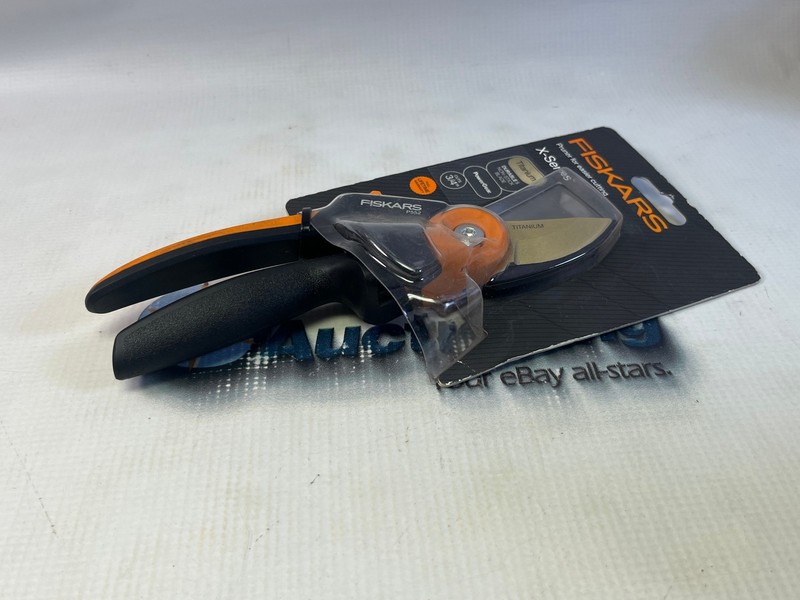 Fiskars X-Series Titanium Bypass Prune 3/4" Garden Pruning Shears P552 New gallery