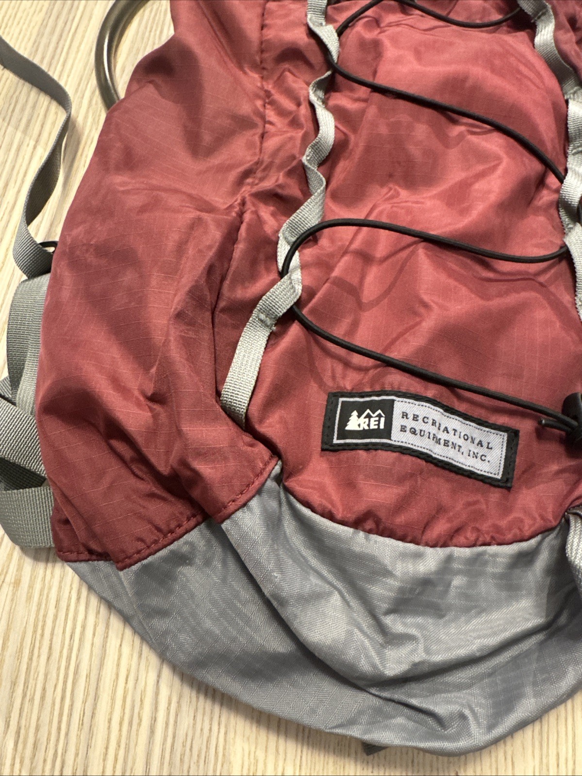 REI Flash 18 Backpack Red/Gray Ultralight Packable Daypack With New Bladder 2
