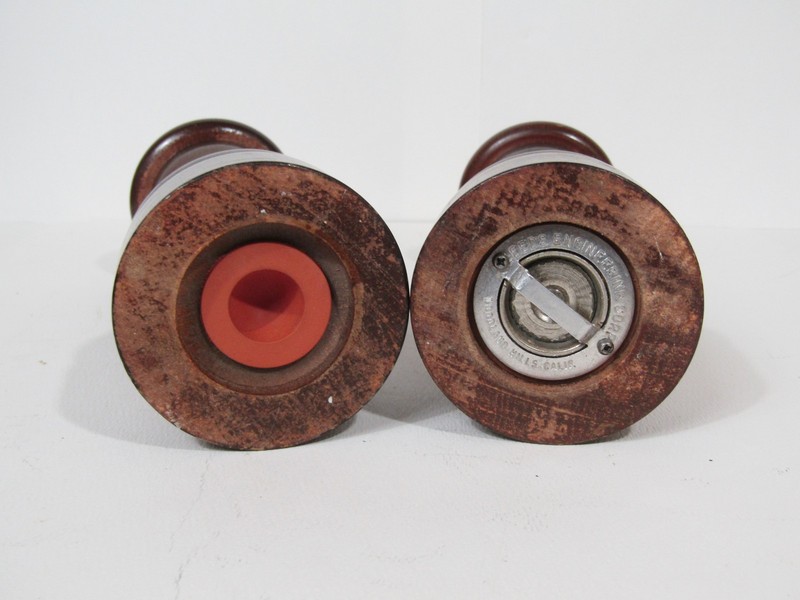 Leeds Engineering Wood Pepper Mill & Salt Shaker 8” Set - California, USA gallery