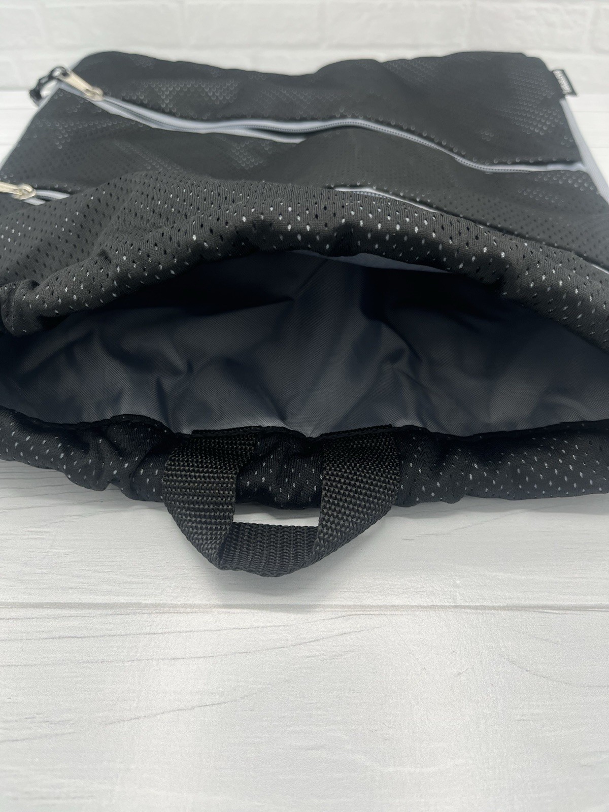 Eastsport Black Mesh Hiking Backpack Drawstring Zippered Pockets Synthetic 5