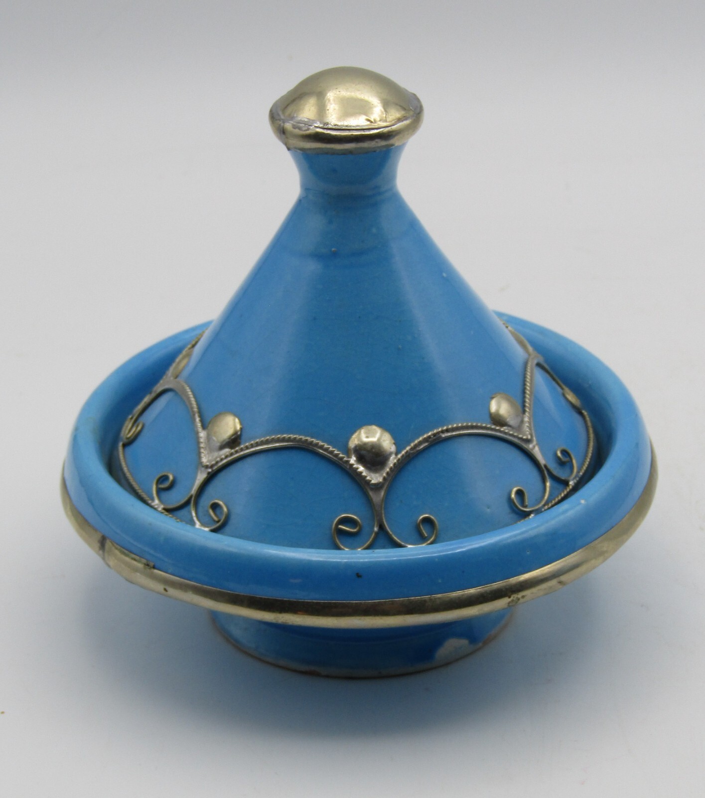 MOROCCAN HANDCRAFTED CLAY POTTERY TAGINE w/NICKEL SILVER OVERLAY (4.25") gallery