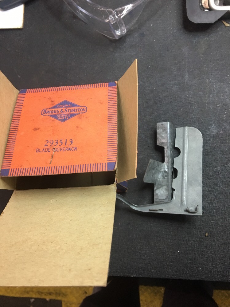 OEM NOS Briggs & Stratton part # 293513 Governor Blade Free Shipping In Usa L gallery