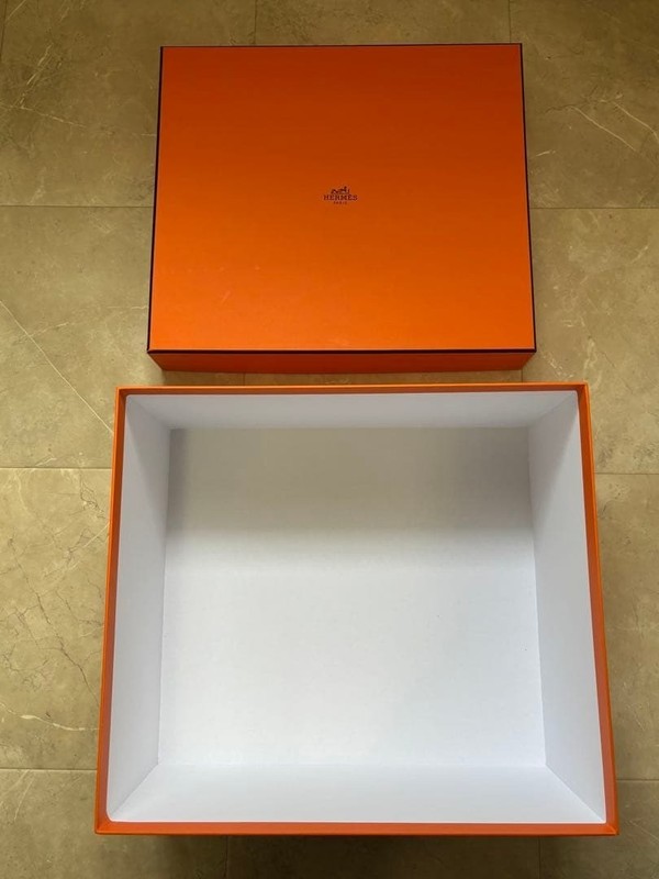 HERMES Birkin 25 in empty box, square, 38x34x16cm, ships from Japan gallery
