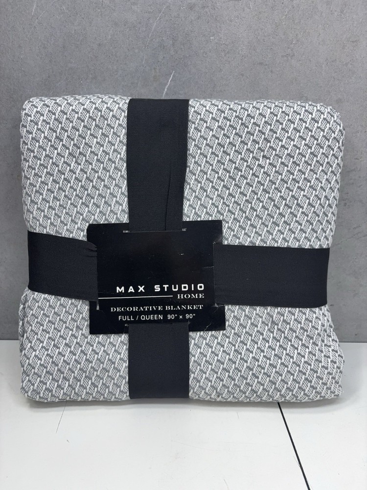 Max Studio Home Decorative Blanket Full Queen 90x90 Grey White Woven NWT