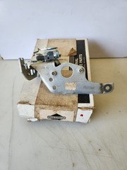 Briggs & Stratton Control Bracket 495975 – OEM Packaging – NEW – AA1C