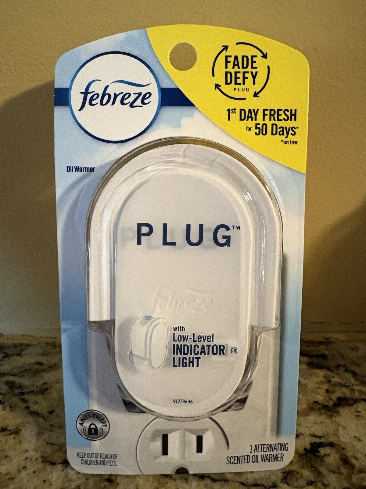 4 Pack FEBREZE Plug In Alternating Scent Oil Warmer, Unit Only, NO OIL ~ New gallery