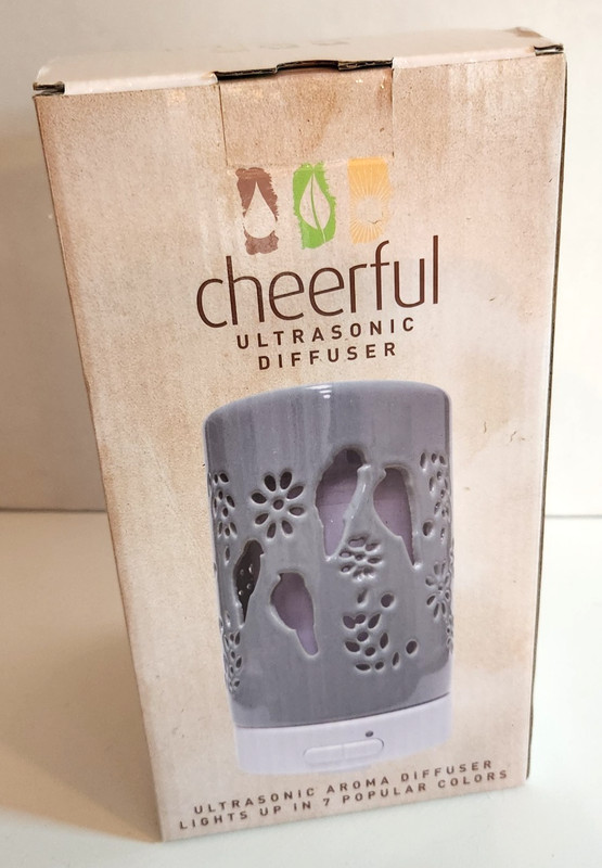NEW Cheerful Ultrasonic Aroma Diffuser ~ Lights up in 7 Colors ~ 2 mist modes gallery
