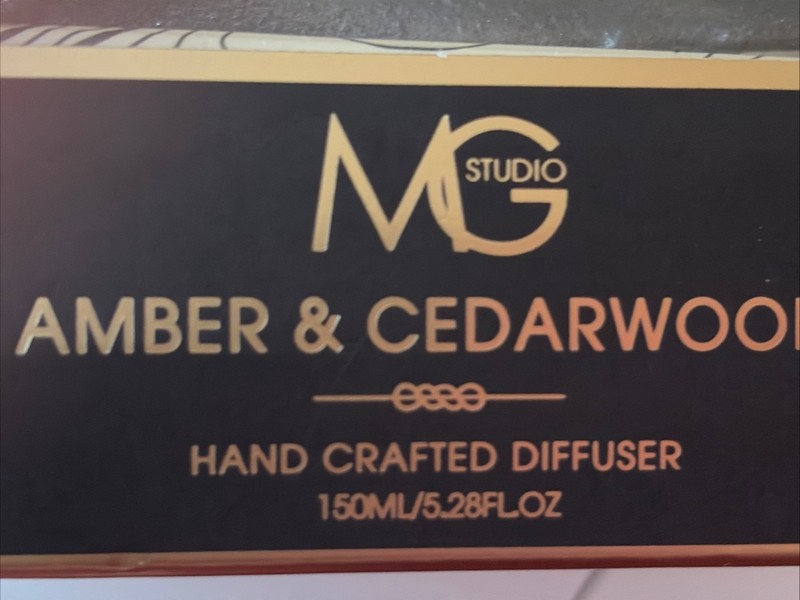 MG Studio Reed Diffuser DarkGrey Ceramic Vase Amber&Cedarwood 5.28Oz NIB gallery