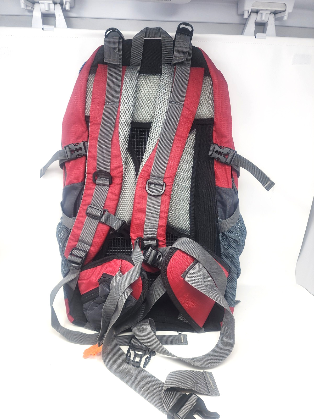 AOTU Explore 40L hydration ready backpack - Red 2