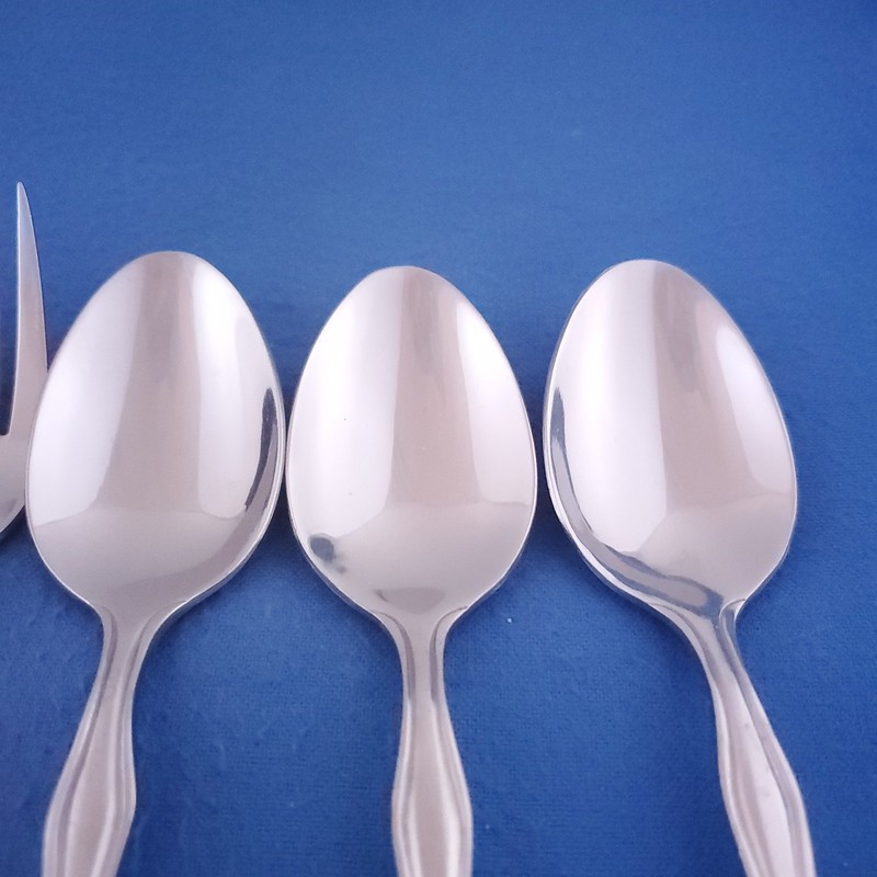 Hampton Unknown Pattern (4) Dinner Forks, (4) Salad Forks & (3) Soup Spoons gallery