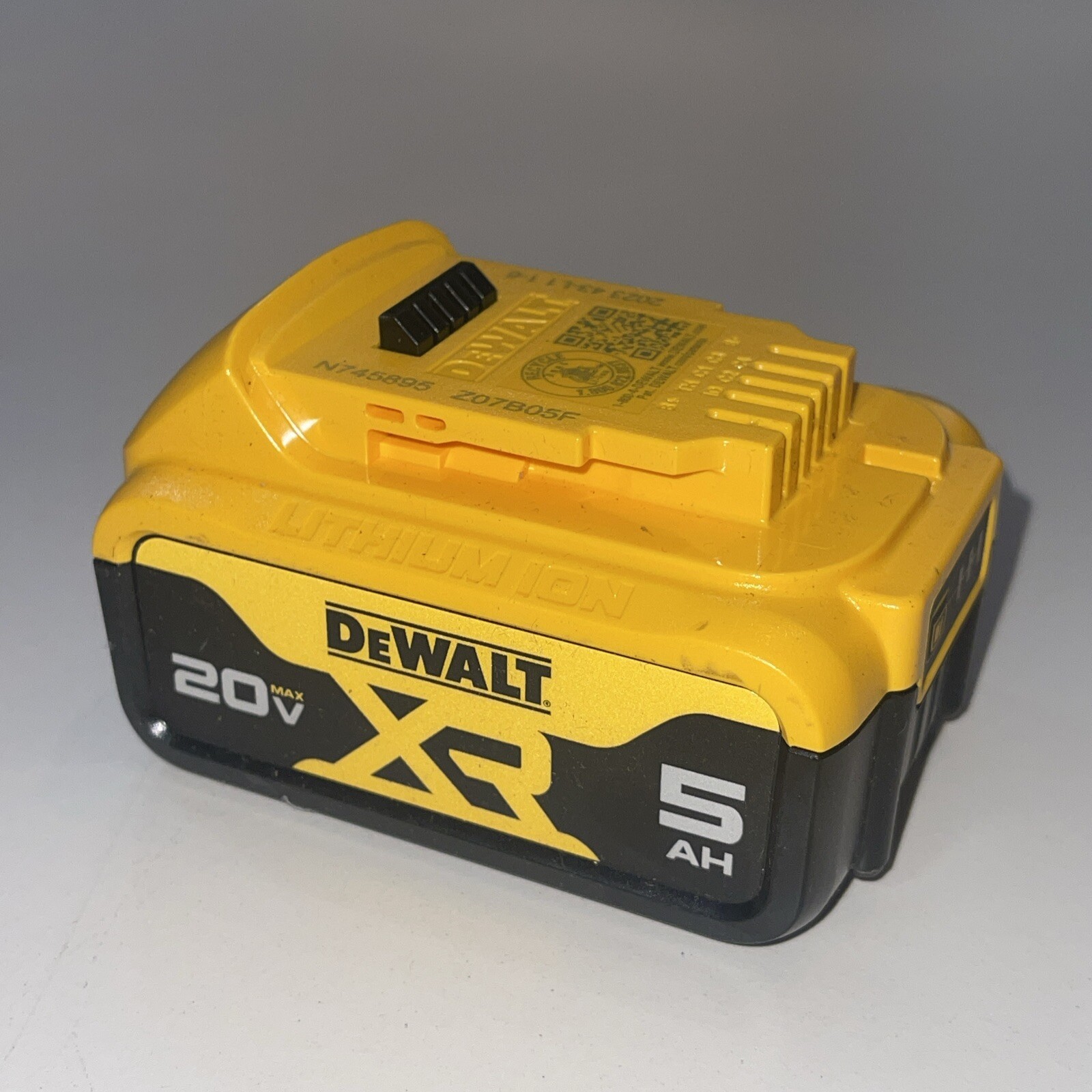 DEWALT XR 20-V Lithium Battery (5 Ah) Item #630061 | Model #DCB205 gallery