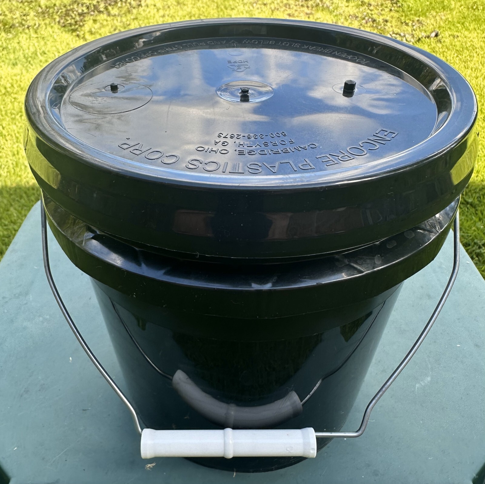 Food Grade 1 Gallon Plastic Pail & Lid gallery