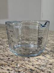 Kitchen & Table Borosilicate Glass Measuring Cup (4 Cups)