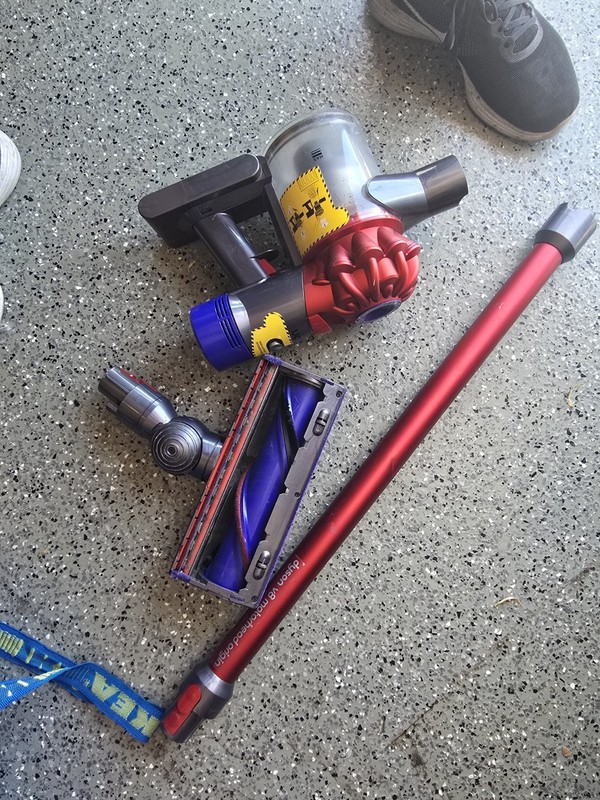Dyson V8 Motorhead Origin Codless Stick Vacuum Cleaner - Red gallery