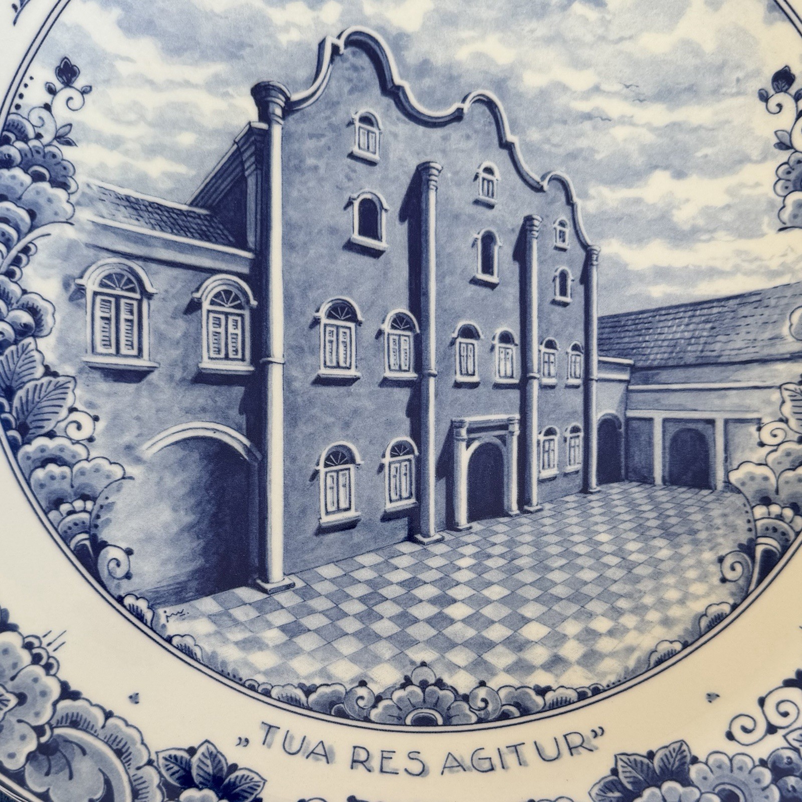 DEFECTIVE Large Porcelain Charger Curacao Jewish Synagogue Plate Decorat G3D gallery