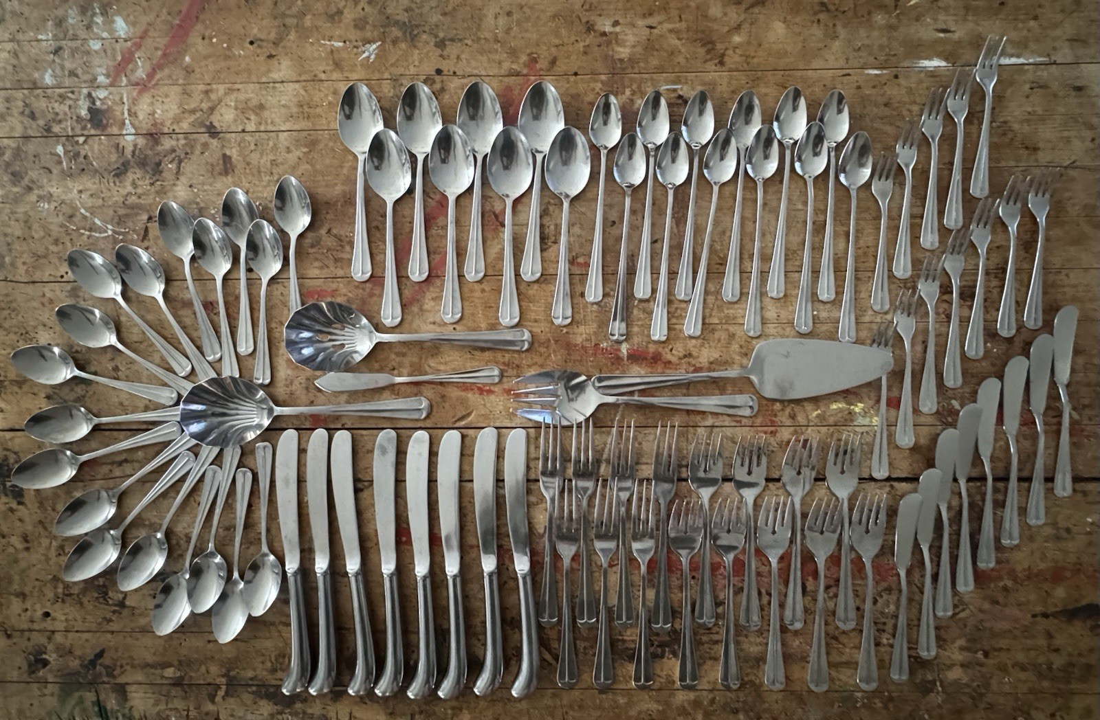International Gran Royal Stainless Flatware Set (set Of 87) gallery