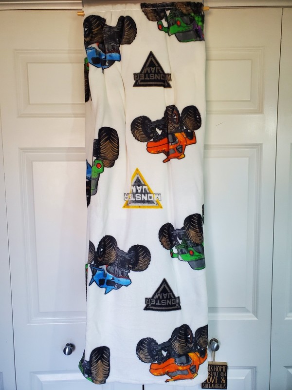 Monster Jam Oversized Plush Throw Blanket 90in X 90in White 🔥 Exclusive 2025 gallery