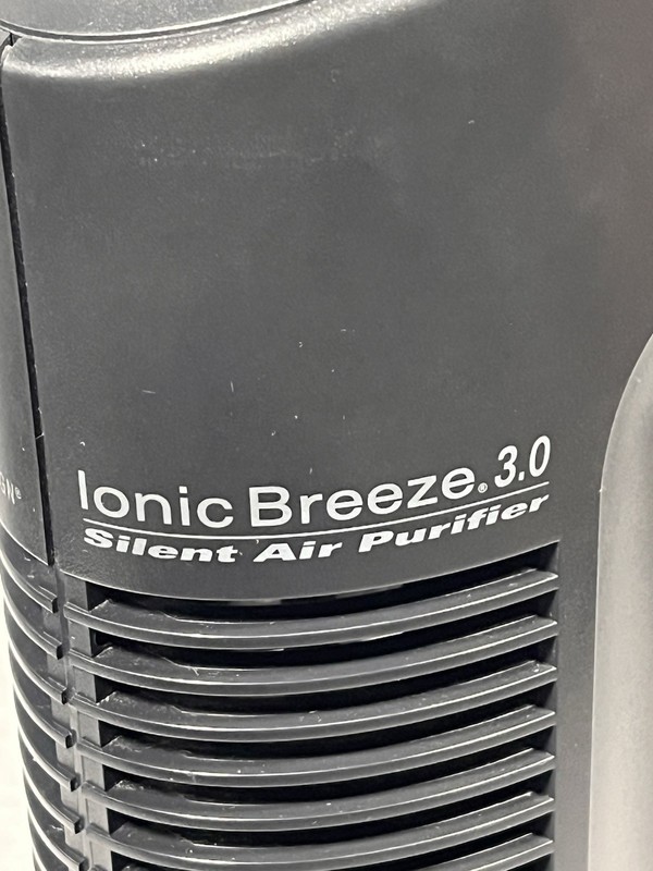 Sharper Image Ionic Breeze 3.0 Silent Air Purifier SI397 Black Office Home Room gallery