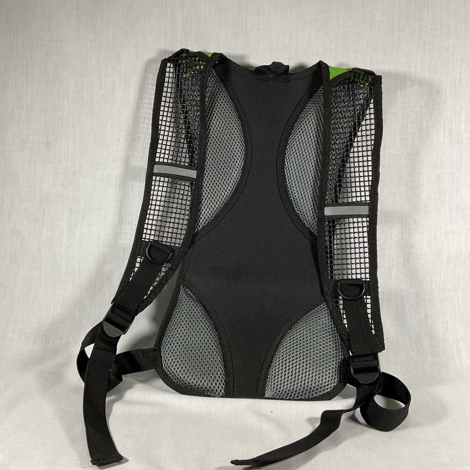 Juboury Green Lightweight Hiking Backpack 2
