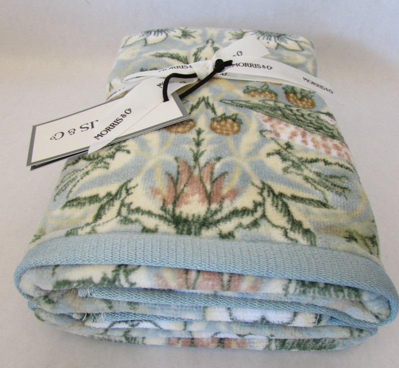 William Morris & Co 2 Hand Towels Strawberry Thief Green Cotton Velour 18"x28" gallery