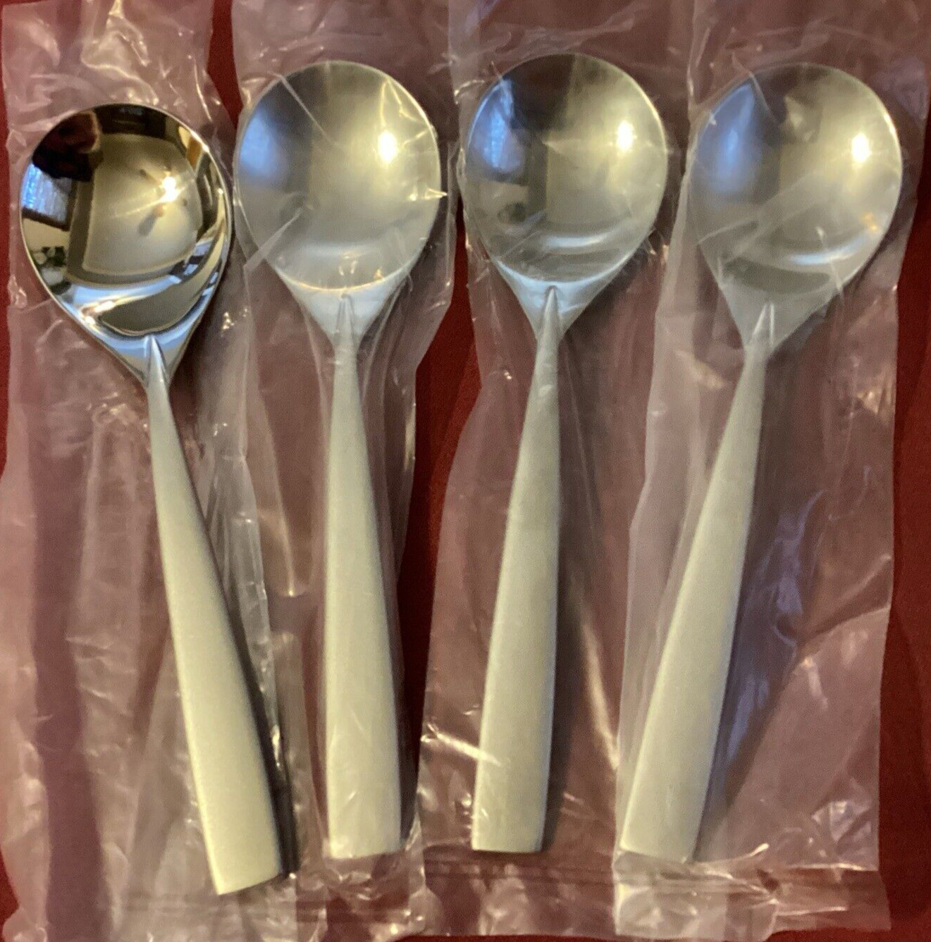 Oneida STILETTO 4 Small Round Soup Spoons Bouillon Stainless Flatware Unused gallery