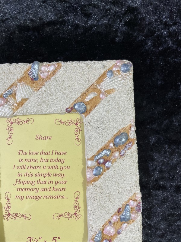 SEASHELL PICTURE FRAME w/Simulated Sand - Portrait or Landscape for 3.5 x 5" gallery