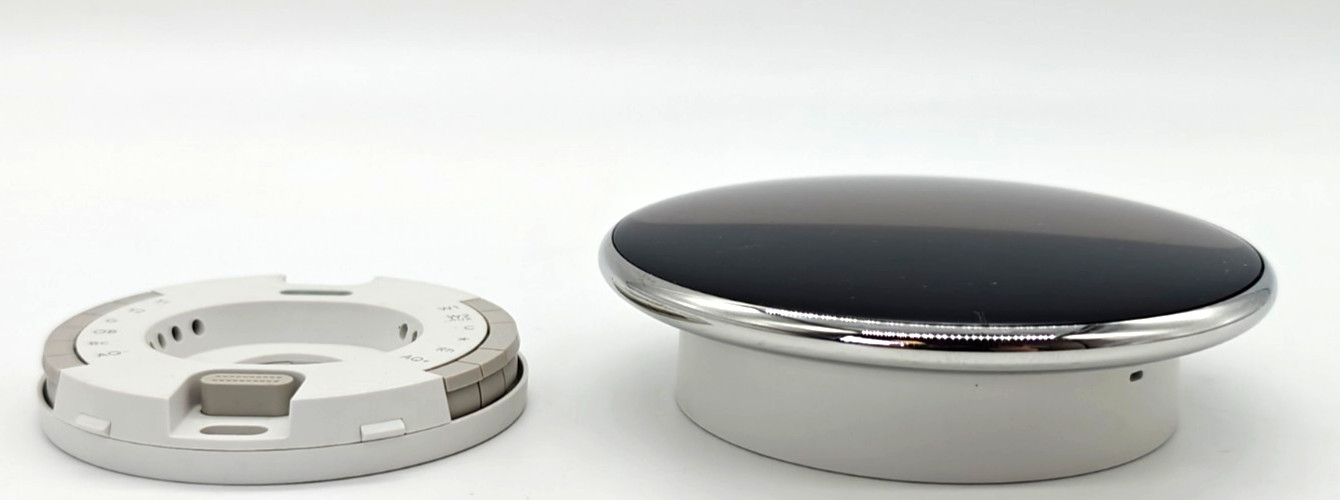 Google Nest Learning Thermostat 4th Gen Polished Silver w/ Wall Base Mount USED gallery