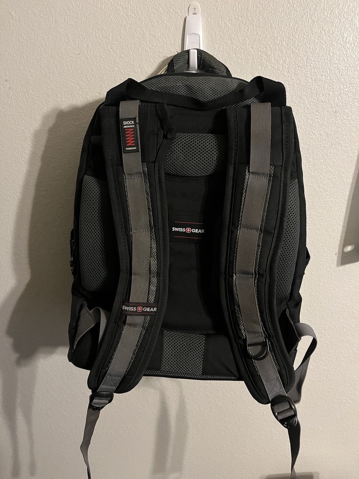 Swiss Gear Backpack with Multiple Pockets 2