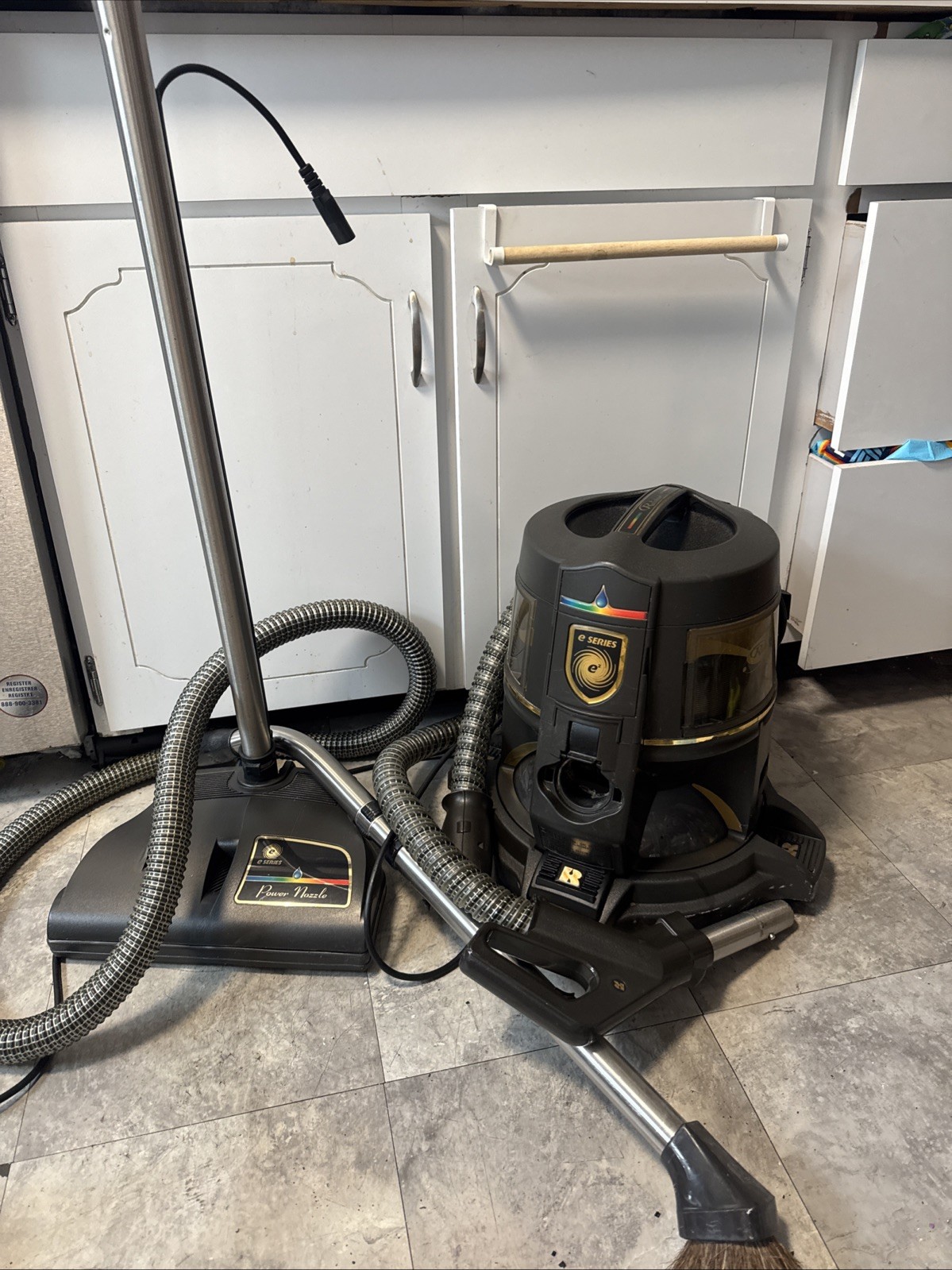 Rainbow E Series E2 Single Speed Vacuum Cleaner- Tested /Working gallery