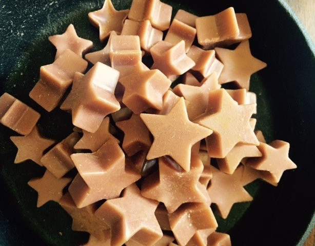 50-PRIMITIVE STAR WAX TARTS- MAPLE SYRUP PANCAKE FRAGRANCE- FREE SHIP SALE- gallery